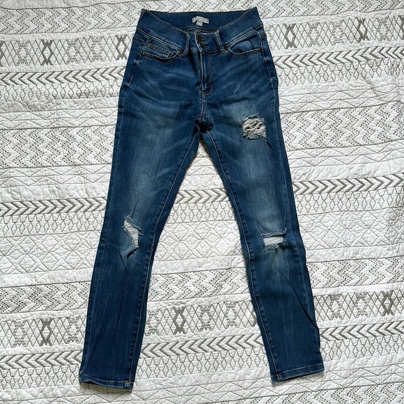 New York and Company Super Stretchy Skinny Jeans Size 6 - Picture 5 of 12